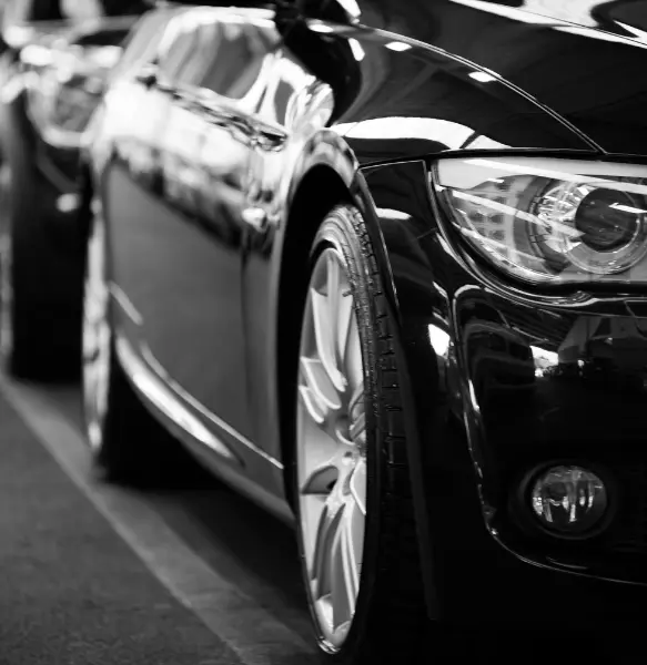 Uuden auton keula Oulussa rekisteröintikatsastuksessa